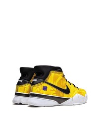 Sneakers alte mimetiche gialle di Nike
