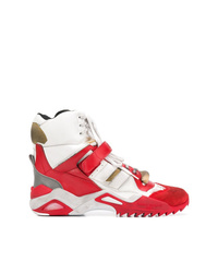 Sneakers alte rosse e bianche di Maison Margiela