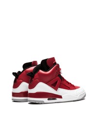 Sneakers alte rosse e bianche di Jordan