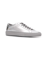 Sneakers basse argento di Common Projects