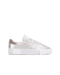 Sneakers basse argento di adidas