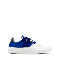 Sneakers basse bianche e blu scuro di Maison Margiela