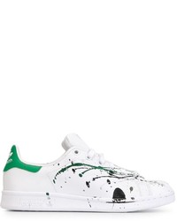 Sneakers basse bianche e verdi di adidas