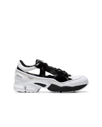 Sneakers basse bianche di Adidas By Raf Simons