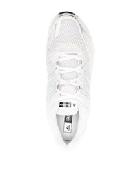 Sneakers basse bianche di adidas
