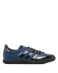 Sneakers basse blu scuro di adidas