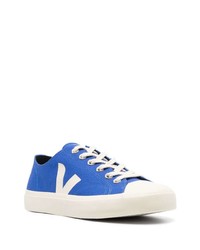 Sneakers basse blu di Veja