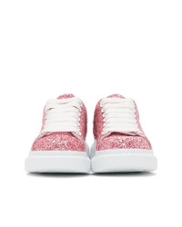 Sneakers basse con paillettes rosa di Alexander McQueen