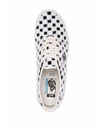 Sneakers basse di tela a quadri bianche e nere di Vans