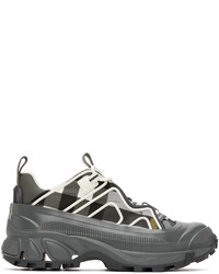Sneakers basse di tela a quadri grigio scuro di Burberry