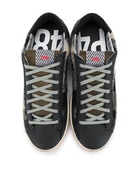 Sneakers basse di tela a quadri nere e bianche di P448