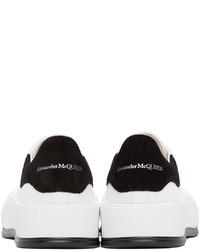 Sneakers basse di tela bianche e nere di Alexander McQueen