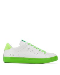 Sneakers basse di tela bianche e verdi di Leather Crown
