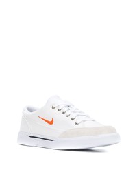 Sneakers basse di tela bianche di Nike