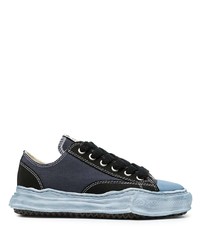 Sneakers basse di tela blu scuro di Maison Mihara Yasuhiro