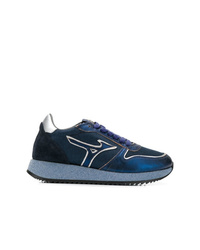 Sneakers basse di tela blu scuro di Mizuno