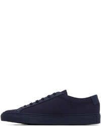 Sneakers basse di tela blu scuro di Common Projects