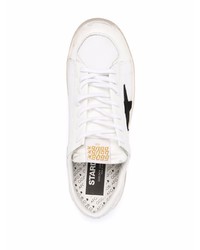 Sneakers basse di tela con stelle bianche e nere di Golden Goose