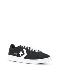 Sneakers basse di tela con stelle nere e bianche di Converse