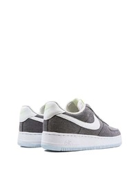 Sneakers basse di tela grigie di Nike