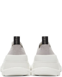 Sneakers basse di tela grigie di Alexander McQueen