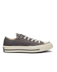 Sneakers basse di tela grigio scuro di Converse