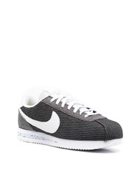 Sneakers basse di tela grigio scuro di Nike