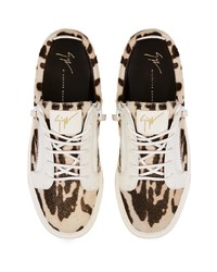 Sneakers basse di tela leopardate beige di Giuseppe Zanotti