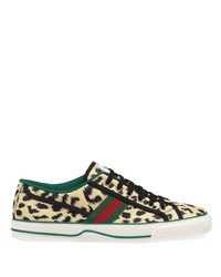 Sneakers basse di tela leopardate beige di Gucci