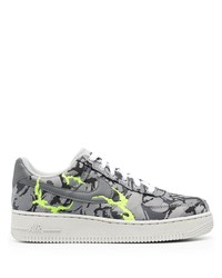 Sneakers basse di tela mimetiche grigie di Nike