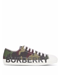 Sneakers basse di tela mimetiche verde oliva di Burberry