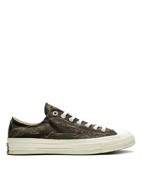 Sneakers basse di tela mimetiche verde oliva di Converse