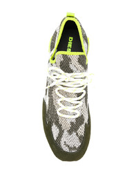 Sneakers basse di tela mimetiche verde oliva di Diesel