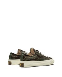 Sneakers basse di tela mimetiche verde oliva di Converse