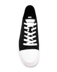 Sneakers basse di tela nere e bianche di Calvin Klein Jeans