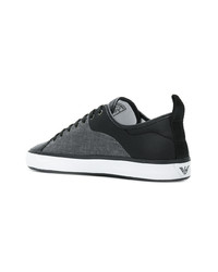 Sneakers basse di tela nere di Emporio Armani