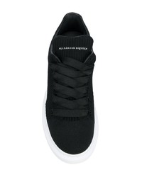 Sneakers basse di tela nere di Alexander McQueen