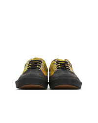 Sneakers basse di tela senapi di Dries Van Noten