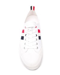 Sneakers basse di tela stampate bianche di Thom Browne
