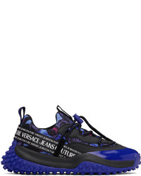 Sneakers basse di tela stampate blu scuro di VERSACE JEANS COUTURE