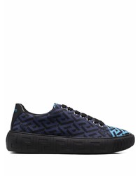 Sneakers basse di tela stampate blu scuro di Versace