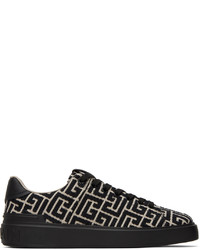 Sneakers basse di tela stampate nere e bianche di Balmain