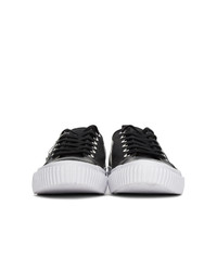 Sneakers basse di tela stampate nere e bianche di McQ Alexander McQueen