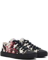 Sneakers basse di tela stampate nere e bianche di Vivienne Westwood