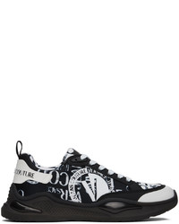 Sneakers basse di tela stampate nere e bianche di VERSACE JEANS COUTURE