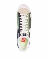 Sneakers basse di tela verde oliva di Nike