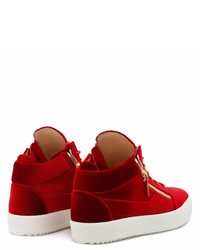 Sneakers basse di velluto rosse di Giuseppe Zanotti