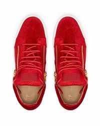 Sneakers basse di velluto rosse di Giuseppe Zanotti