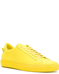 Sneakers basse gialle di Givenchy