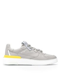 Sneakers basse grigie di Givenchy